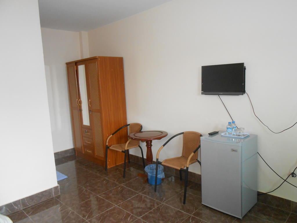 Ban Nongdouang Bayern Guesthouse מראה חיצוני תמונה
